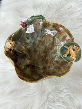 Vintage Majolica Ceramic Frog Accent Serving Bowl in Green and Brown